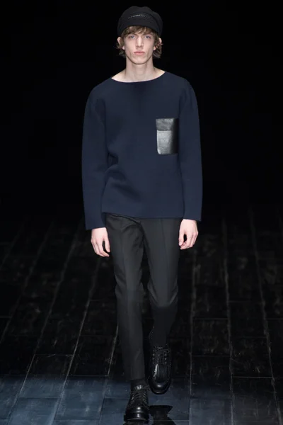 Look 25